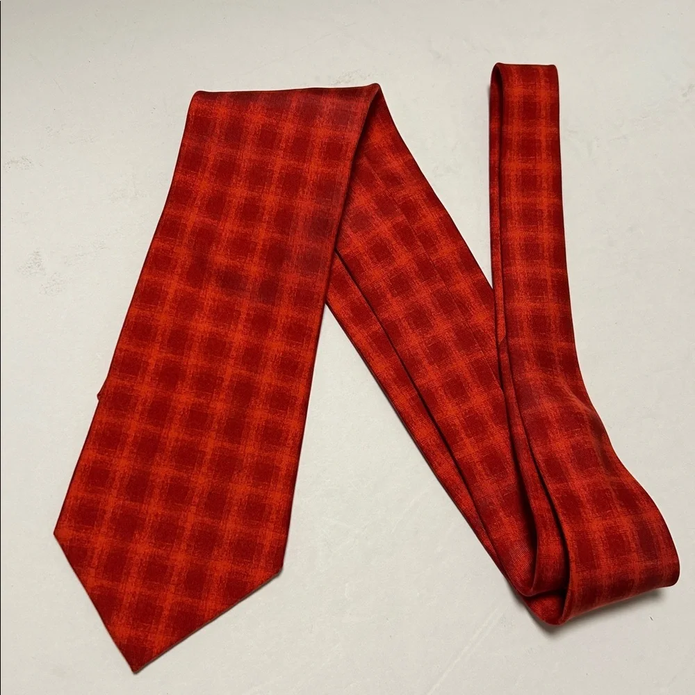 Hermes  Red Patterned Silk Tie